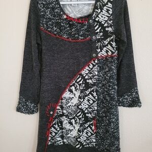 Gray and Black Graphic Long Sleeve Top